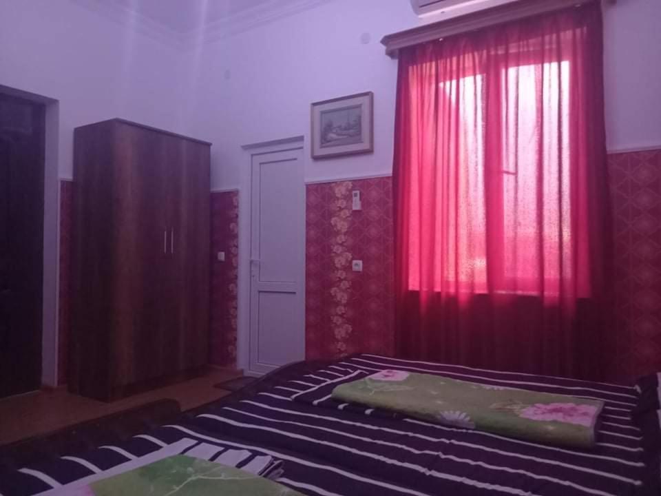 Guest House Fazisi คูทายสิ ภายนอก รูปภาพ